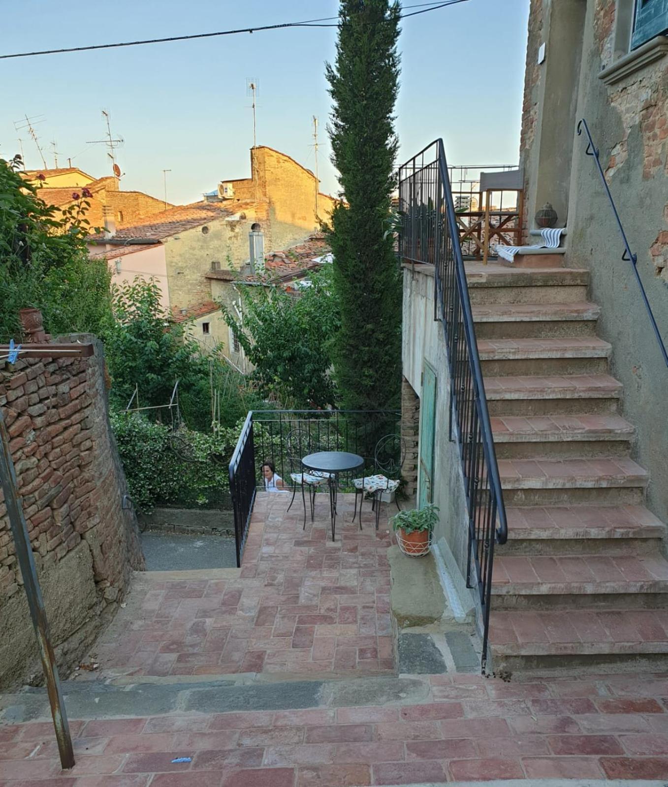 Appartamenti La Rocca Palaia Buitenkant foto